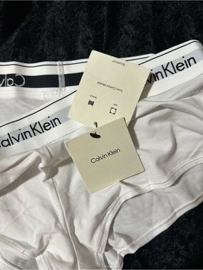 New with Tags Calvin Klein White Cotton Boyshort briefs - Classic Waistband